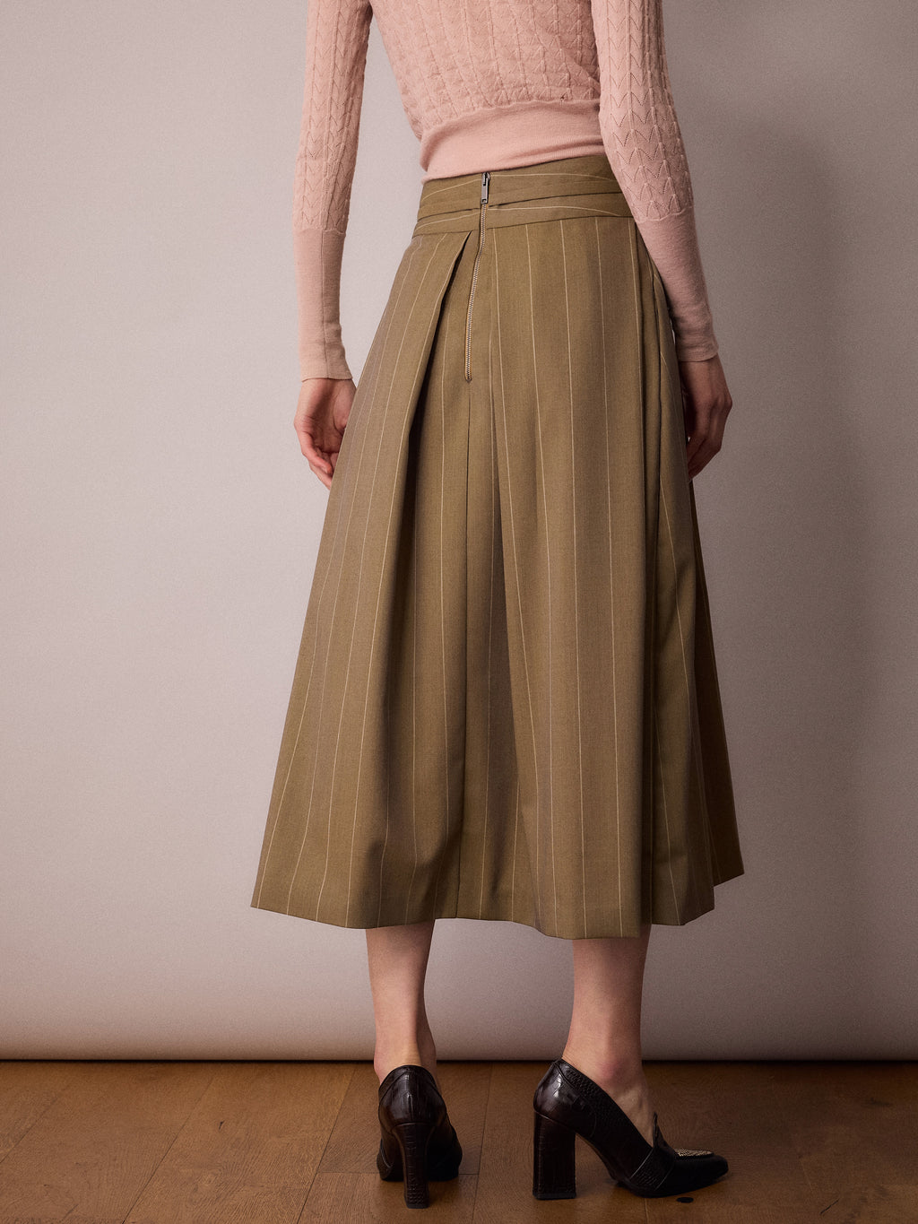 Marlo Box Pleat Skirt / Sand Pinstripe
