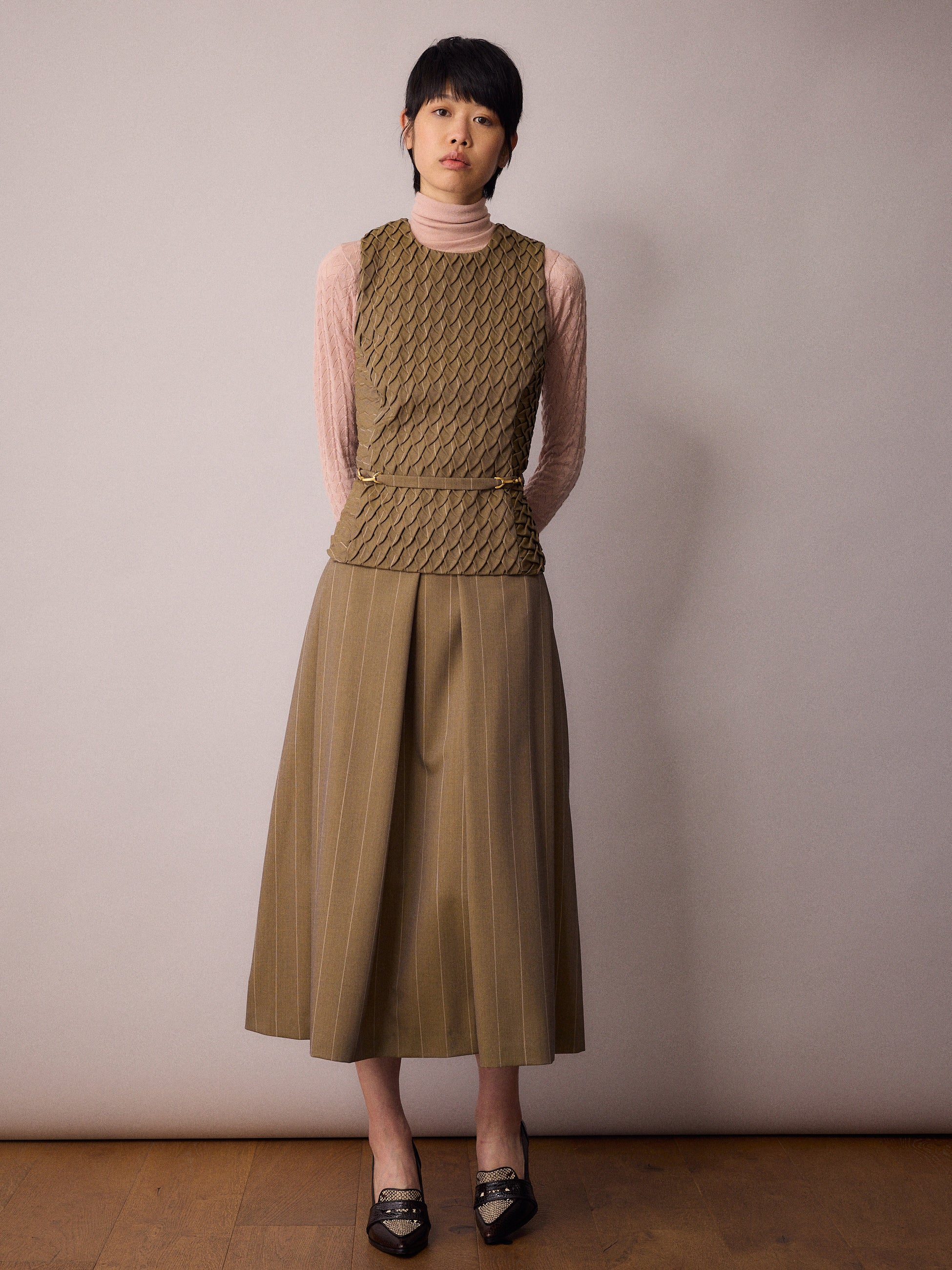 Marlo Box Pleat Skirt / Sand Pinstripe